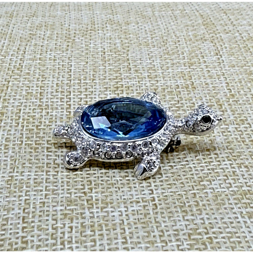 Womens Silver Tone Blue Stone Green Eye Rhinestone Turtle Pin Brooch